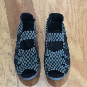 Comfortable Owlkay Sandals